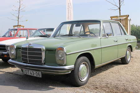 Szentendre, Mercedes W115 200D (1972)