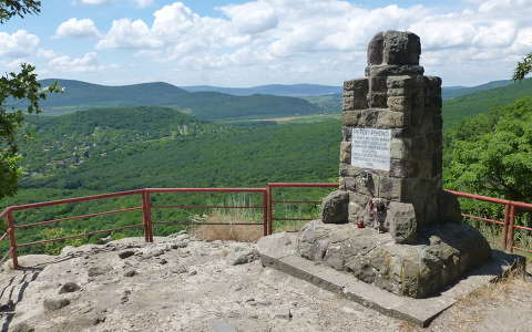 Petőfi-pihenő, Pomáz, Pilis-hegység