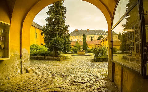 Eger (udvar)