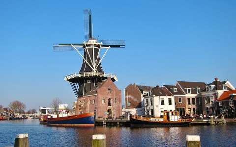 Haarlem-HOLLAND,  De Molen de Adriaan