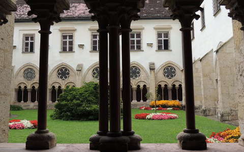 Heiligenkreuz,Ciszterkolostor udvara,Ausztria