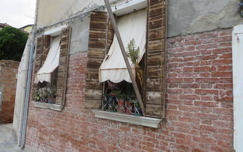 sokat látott ablakok, Murano, Olaszország