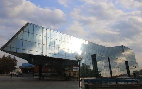 Szerbia - Zrenjanin (Nagybecskerek), Vajdasági Bank épülete