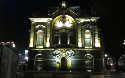 Könyvtár Szabadka, Szerbia, éjjeli kép