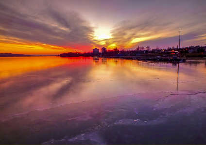 Bafagyott a Balaton
