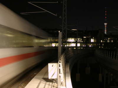 Németország - Berlin - Haupbahnhof és a TV torony