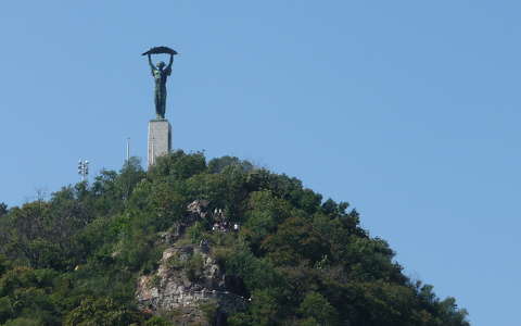 budapest hegy magyarország szobor