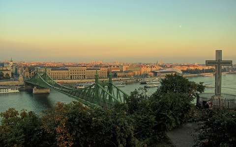 budapest híd magyarország szabadság híd