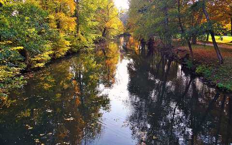 folyó tükröződés ősz