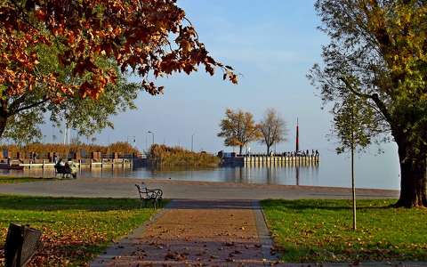 kikötő, balatonalmádi, park, ősz