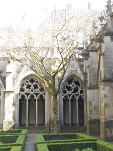 Utrecht, templomudvar