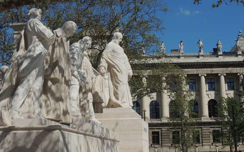 Kossuth kormány szobra a Parlament előtt,Budapest