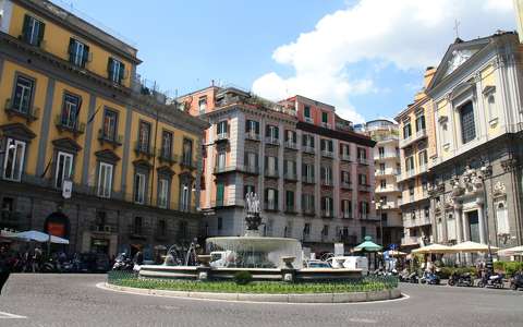 Olaszország, Nápoly - Piazza Trieste e Trento