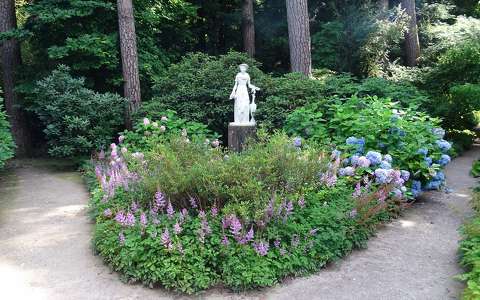kertek és parkok szobor