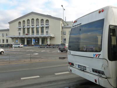 Vilnius, a vasútállomásra emlékeztető repülőtér