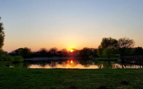 naplemente tavasz tó tükröződés