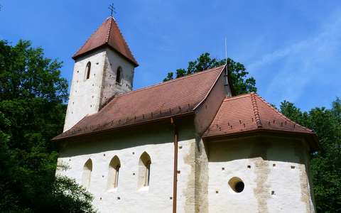Árpád-kori Szentháromság templom - Velemér