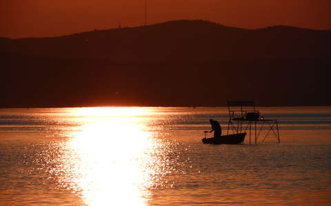 balaton csónak magyarország naplemente