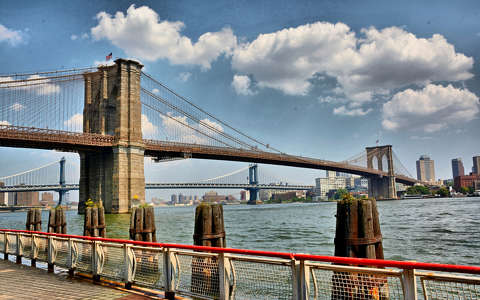 A Brooklyn Bridge és a Manhattan Bridge, New York, USA