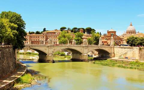 címlapfotó folyó híd olaszország