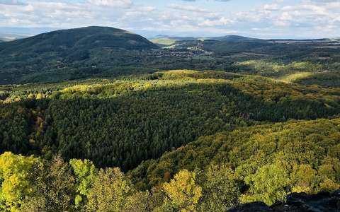 címlapfotó erdő hegy ősz