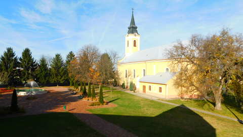 Magasból.