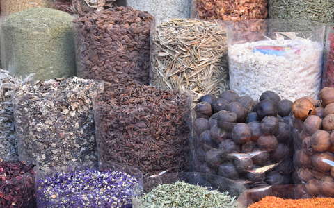 Dubai, fűszerek, piac
