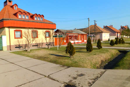 Előkert.