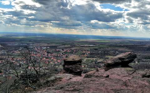 Babás Szerkövek / Györkő Zsombor