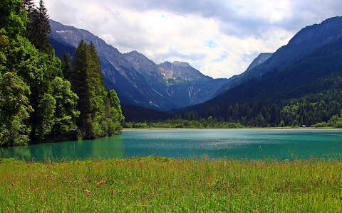 címlapfotó hegy tavasz tó