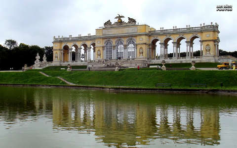 ausztria bécs schönbrunn-kastély tükröződés