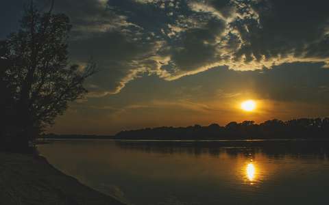 címlapfotó felhő naplemente tó