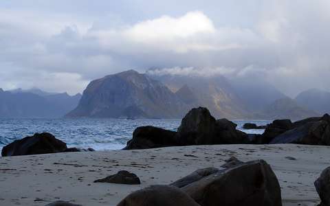 címlapfotó felhő kövek és sziklák tengerpart