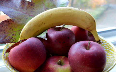 alma banán gyümölcs
