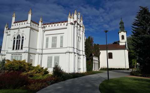 brunszvik-kastély magyarország martonvásár templom