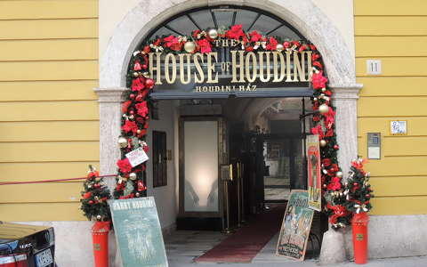 Budapest,Houdini ház kapuja a várban