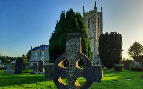 címlapfotó templom írország