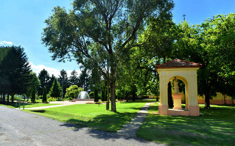 kertek és parkok