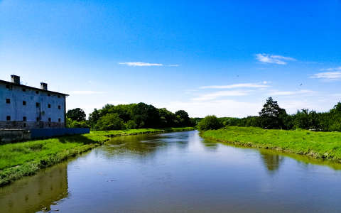 Uherský Ostroh, Csehország, Morva folyó