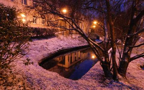 Hajnali havazás, tükröződés - Balatonfűzfő Város Háza