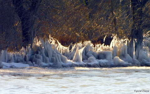 Jégvarázs a Balatonon