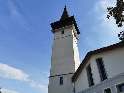Református templom galambokkal