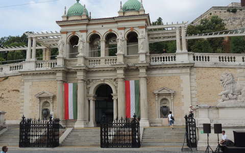 Budapest,Várkertbazár