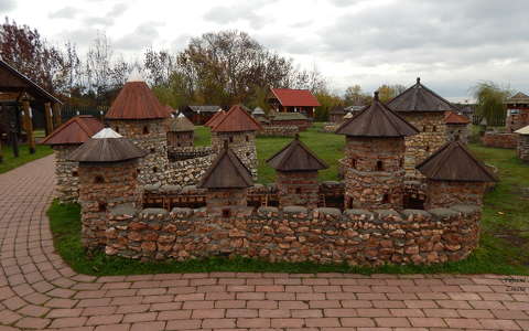 Várpark Dinnyésen