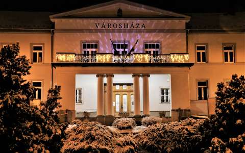 Balatonfűzfő, Városháza.
