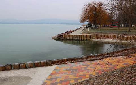 Balatonfűzfő.