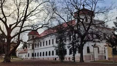 Tata Eszterházy kastély