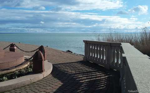 Balaton, Balatonalmádi