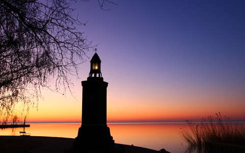 Balatonalmádi hajnalban.