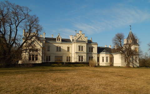 Nádasdladányi kastély